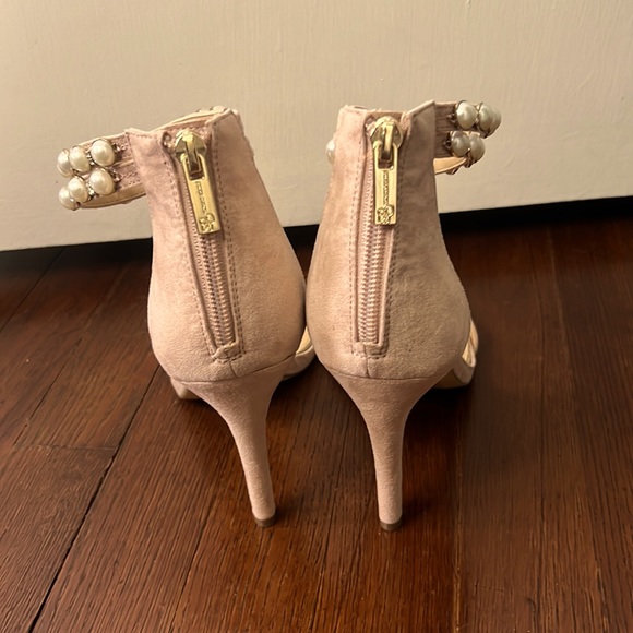 Jessica Simpson light pink pearl heels - Picture 2 of 4